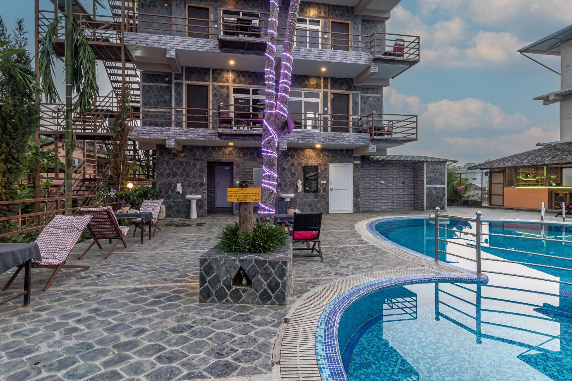 Hotel Riverside With Swimming Pool Саураха Екстер'єр фото